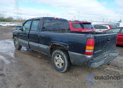 2000 Chevrolet Silverado 1500 Ls z USA, uszkodzony, nr VIN 2GCEC19T3Y1148577
